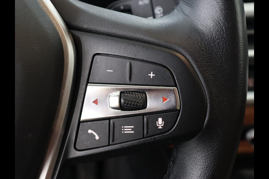 BMW 3-serie 320i Executive Edition | Leder | Stoelverwarming | Luxury Line | Sportstoelen | Carplay | Live Cockpit | Navigatie | Parkeerhulp | Full LED