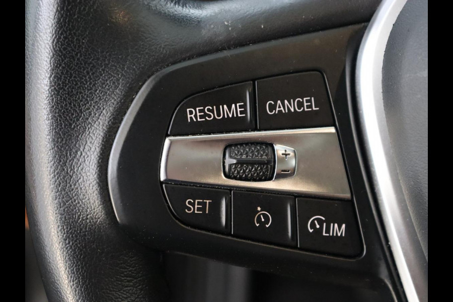 BMW 3-serie 320i Executive Edition | Leder | Stoelverwarming | Luxury Line | Sportstoelen | Carplay | Live Cockpit | Navigatie | Parkeerhulp | Full LED