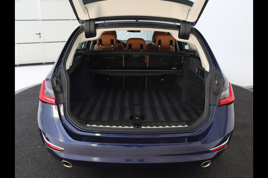 BMW 3-serie 320i Executive Edition | Leder | Stoelverwarming | Luxury Line | Sportstoelen | Carplay | Live Cockpit | Navigatie | Parkeerhulp | Full LED