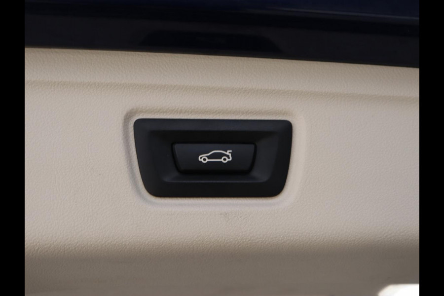 BMW 3-serie 320i Executive Edition | Leder | Stoelverwarming | Luxury Line | Sportstoelen | Carplay | Live Cockpit | Navigatie | Parkeerhulp | Full LED