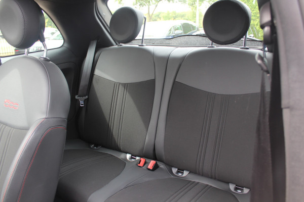 Fiat 500 1.0 Hybrid Sport / Panoramadak / Navigatie / Parkeerhulp achter / 16'' / Half leder / Xenon / Cruise Control