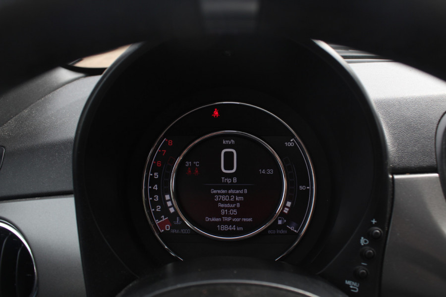 Fiat 500 1.0 Hybrid Sport / Panoramadak / Navigatie / Parkeerhulp achter / 16'' / Half leder / Xenon / Cruise Control