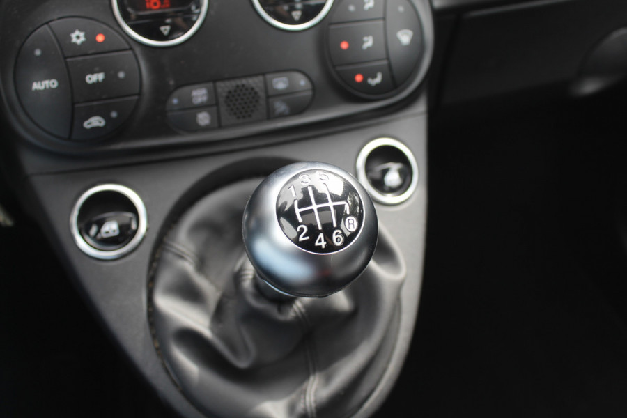 Fiat 500 1.0 Hybrid Sport / Panoramadak / Navigatie / Parkeerhulp achter / 16'' / Half leder / Xenon / Cruise Control
