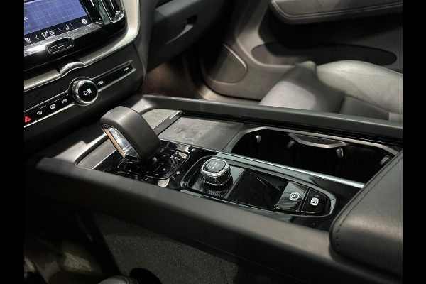 Volvo XC60 T8 Aut. Long Range Ultimate Bright ACC Parkeercamera Leder 455pk