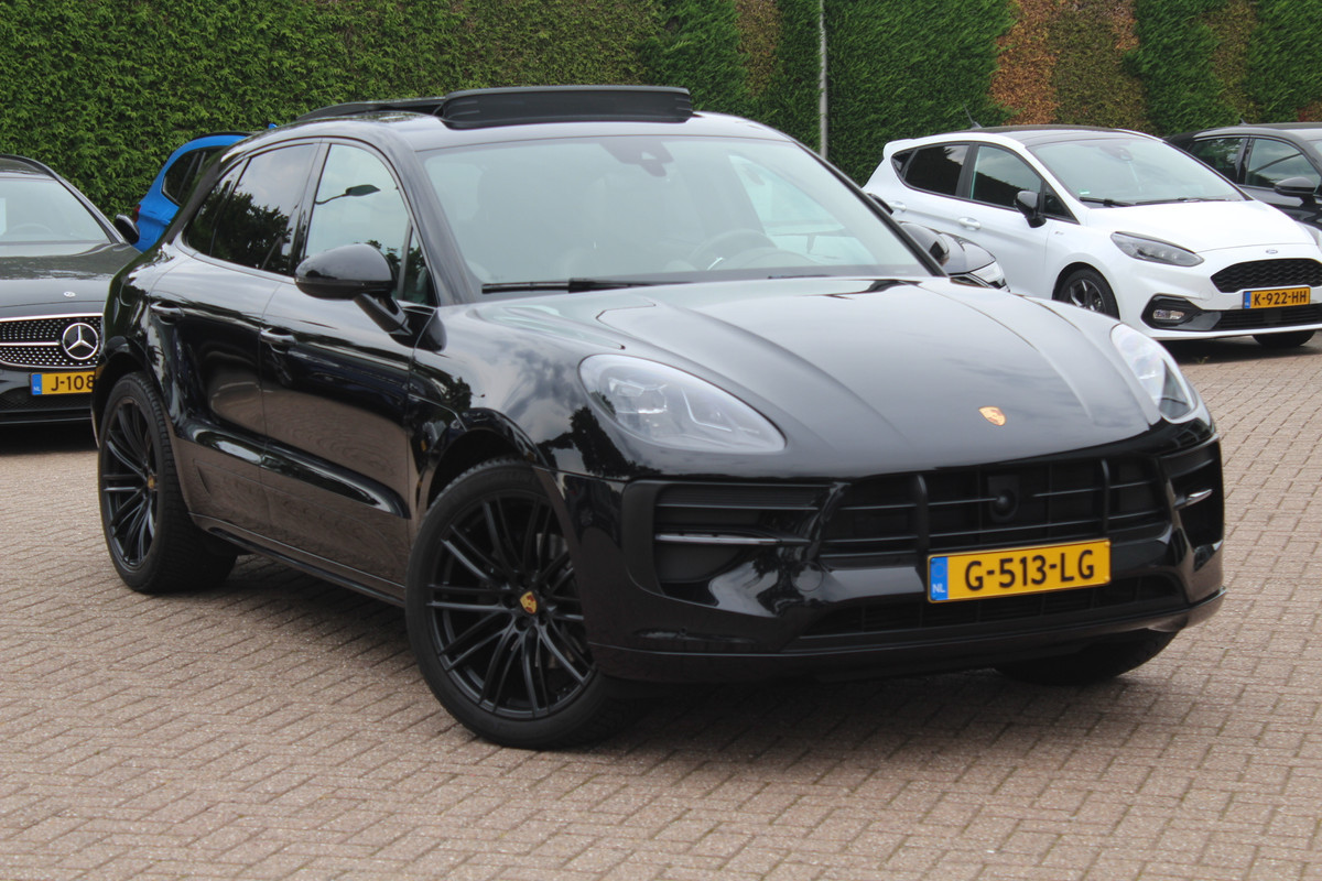 Porsche Macan 2.0 / Panoramadak / Camera / Luchtvering / 21'' / Sportchrono + Design / Bose / Dodehoek / Apple CarPlay / Stoel+Stuurverwarming / Luxe Leder / Stoelverwarming / ACC Porsche Macan 2.0 / Panoramadak / Camera / Luchtvering / 21'' / Sportchrono + Design / Bose / Dodehoek / Apple CarPlay / Stoel+Stuurverwarming / Luxe Leder / Stoelverwarming / ACC