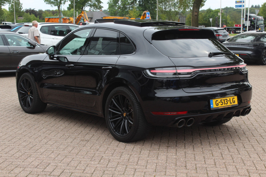 Porsche Macan 2.0 / Panoramadak / Camera / Luchtvering / 21'' / Sportchrono + Design / Bose / Dodehoek / Apple CarPlay / Stoel+Stuurverwarming / Luxe Leder / Stoelverwarming / ACC
