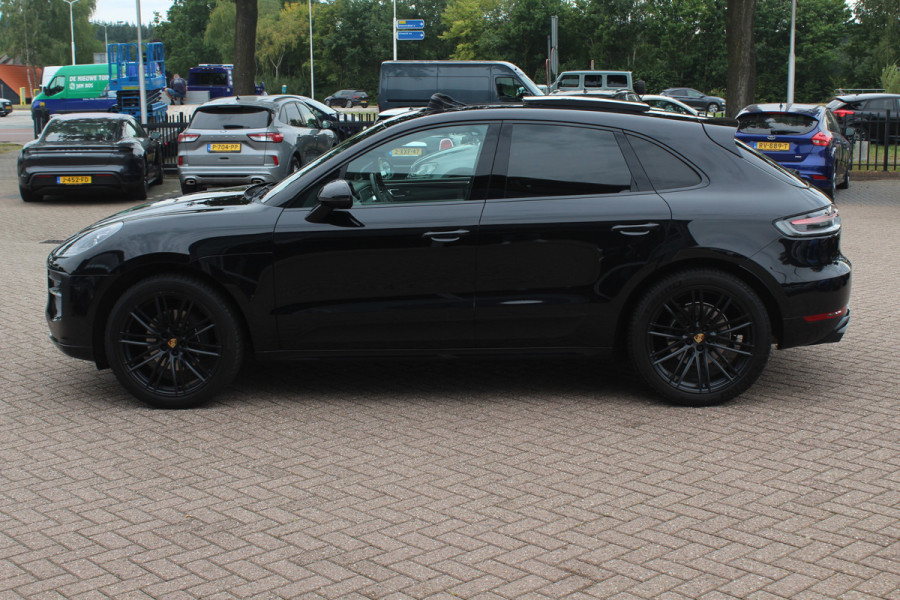 Porsche Macan 2.0 / Panoramadak / Camera / Luchtvering / 21'' / Sportchrono + Design / Bose / Dodehoek / Apple CarPlay / Stoel+Stuurverwarming / Luxe Leder / Stoelverwarming / ACC