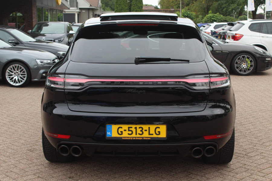 Porsche Macan 2.0 / Panoramadak / Camera / Luchtvering / 21'' / Sportchrono + Design / Bose / Dodehoek / Apple CarPlay / Stoel+Stuurverwarming / Luxe Leder / Stoelverwarming / ACC