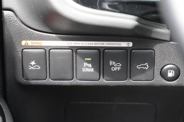 Mitsubishi Outlander 2.4 PHEV Intense+ / Schuifdak / Trekhaak / Power Sound System / Camera / 104dkm!