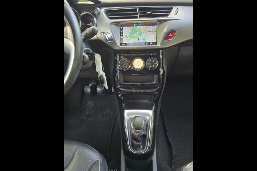 DS DS 3 1.2 PureTech So Chic | 2E EIGENAAR | 12MND GARANTIE | NAVI | CRUISE | LEDER | DS DS 3 1.2 PureTech So Chic | 2E EIGENAAR | 12MND GARANTIE | NAVI | CRUISE | LEDER |