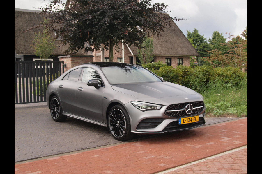 Mercedes-Benz CLA-Klasse 250 e Premium Plus | Panoramadak | Lederen Bekleding | Burmester | 360°-camera | NL-Auto |