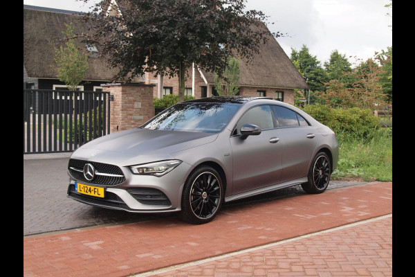 Mercedes-Benz CLA-Klasse 250 e Premium Plus | Panoramadak | Lederen Bekleding | Burmester | 360°-camera | NL-Auto |