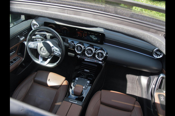 Mercedes-Benz CLA-Klasse 250 e Premium Plus | Panoramadak | Lederen Bekleding | Burmester | 360°-camera | NL-Auto |