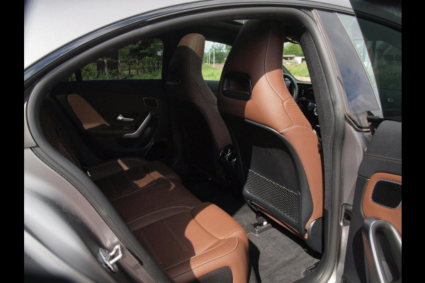Mercedes-Benz CLA-Klasse 250 e Premium Plus | Panoramadak | Lederen Bekleding | Burmester | 360°-camera | NL-Auto |