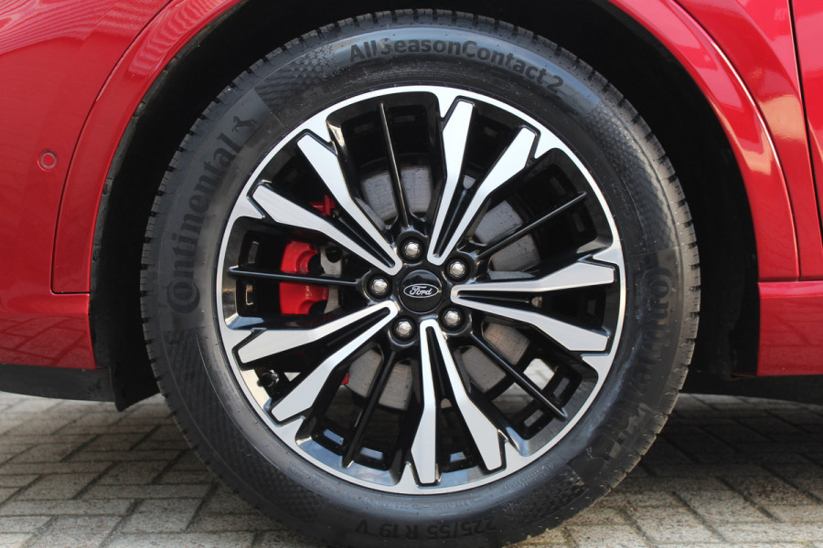 Ford Kuga 2.5 PHEV ST-Line X | Panoramadak | 19'' | BLIS | B&O | Head-up | Winterpack