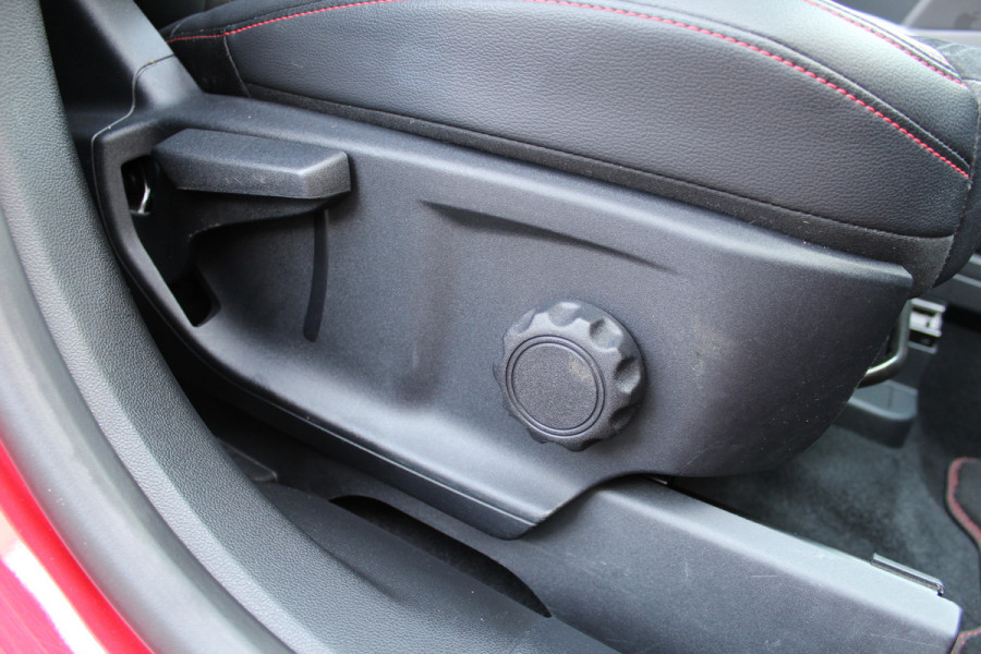 Ford Kuga 2.5 PHEV ST-Line X | Panoramadak | 19'' | BLIS | B&O | Head-up | Winterpack