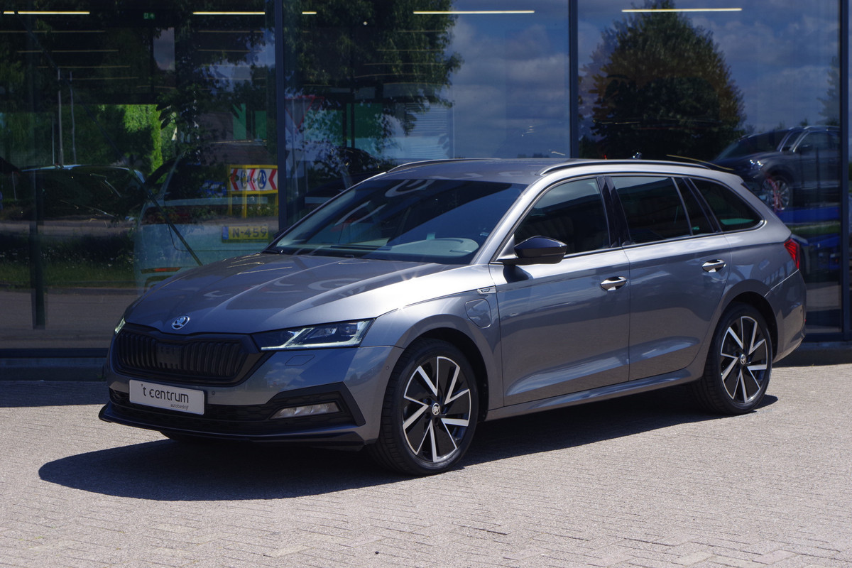Škoda Octavia Combi 1.4 TSI iV PHEV Sportline Business, Camera, Stoelverwarming, Carplay, Škoda Octavia Combi 1.4 TSI iV PHEV Sportline Business, Camera, Stoelverwarming, Carplay,
