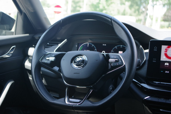 Škoda Octavia Combi 1.4 TSI iV PHEV Sportline Business, Camera, Stoelverwarming, Carplay,