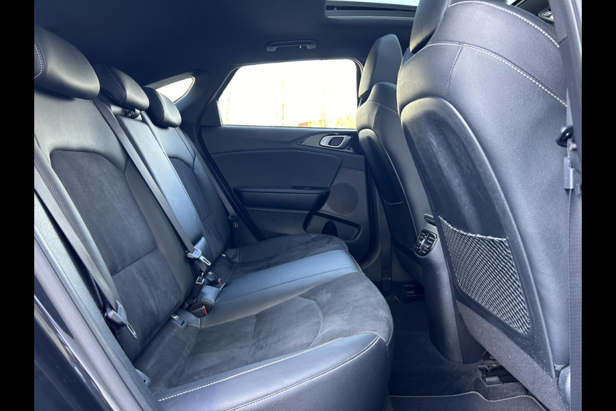 Kia ProCeed 1.0 T-GDI GT-Line | Panoramadak | Leder/Alcantara | Achteruitrijcamera | 17” Velgen | Stuur-/Stoelverwarming | Apple CarPlay/Android Auto | Clima | Key-Less sleutel | Cruise control | LED