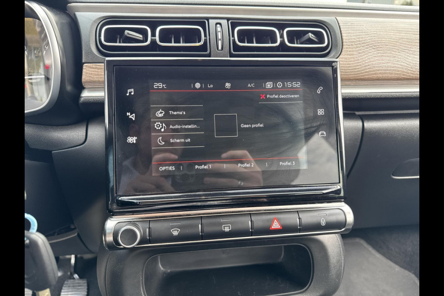 Citroën C3 1.2 PureTech Shine Keurige auto I LAGE KM STAND
