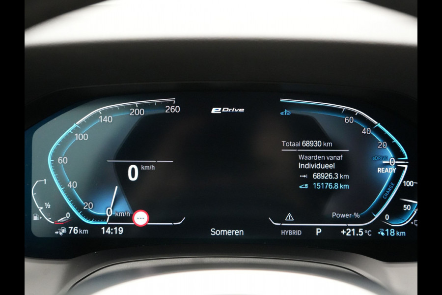 BMW 3 Serie Touring 330e M Sport Plug in Hybrid 293pk Dealer O.H PHEV | Trekhaak Af Fabriek | Laser LED | Head Up | Adaptive Cruise | Apple Carplay | Keyless | Lederen Sportstoelen Verwarmd | Camera | Virtual | Navigatie | DAB | 19"L.M |
