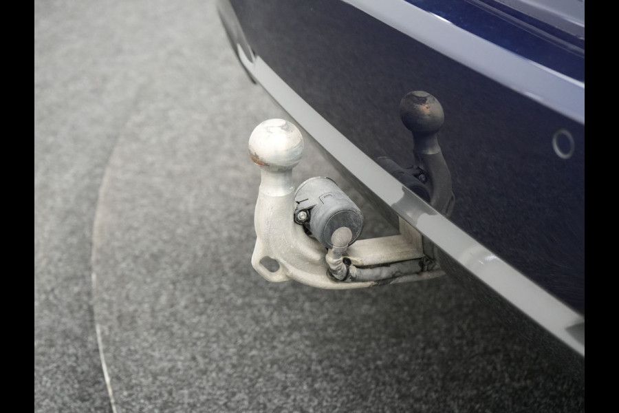 BMW 3 Serie Touring 330e M Sport Plug in Hybrid 293pk Dealer O.H PHEV | Trekhaak Af Fabriek | Laser LED | Head Up | Adaptive Cruise | Apple Carplay | Keyless | Lederen Sportstoelen Verwarmd | Camera | Virtual | Navigatie | DAB | 19"L.M |