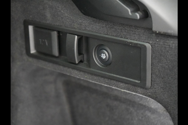 BMW 3 Serie Touring 330e M Sport Plug in Hybrid 293pk Dealer O.H PHEV | Trekhaak Af Fabriek | Laser LED | Head Up | Adaptive Cruise | Apple Carplay | Keyless | Lederen Sportstoelen Verwarmd | Camera | Virtual | Navigatie | DAB | 19"L.M |