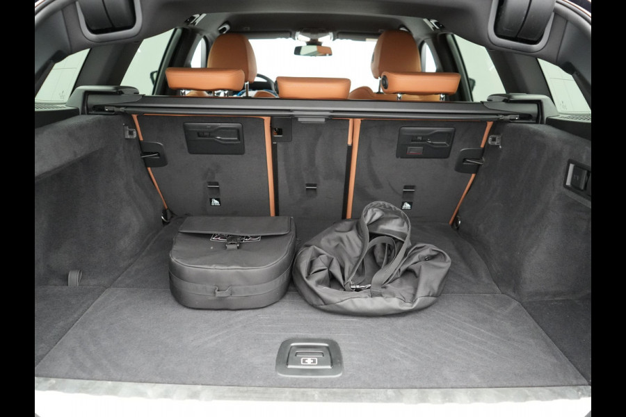 BMW 3 Serie Touring 330e M Sport Plug in Hybrid 293pk Dealer O.H PHEV | Trekhaak Af Fabriek | Laser LED | Head Up | Adaptive Cruise | Apple Carplay | Keyless | Lederen Sportstoelen Verwarmd | Camera | Virtual | Navigatie | DAB | 19"L.M |