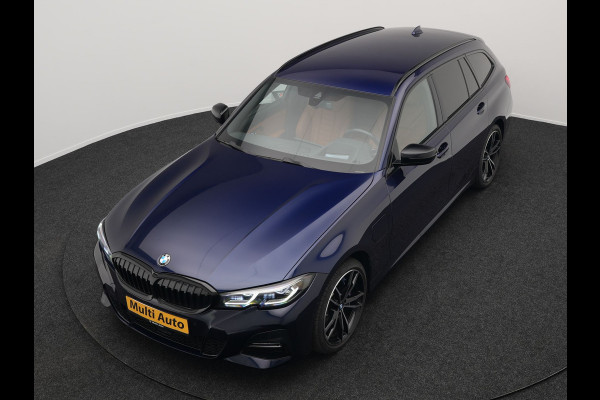 BMW 3 Serie Touring 330e M Sport Plug in Hybrid 293pk Dealer O.H PHEV | Trekhaak Af Fabriek | Laser LED | Head Up | Adaptive Cruise | Apple Carplay | Keyless | Lederen Sportstoelen Verwarmd | Camera | Virtual | Navigatie | DAB | 19"L.M |