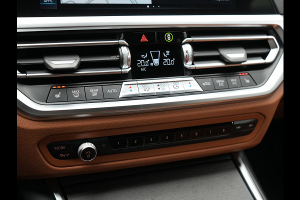 BMW 3 Serie Touring 330e M Sport Plug in Hybrid 293pk Dealer O.H PHEV | Trekhaak Af Fabriek | Laser LED | Head Up | Adaptive Cruise | Apple Carplay | Keyless | Lederen Sportstoelen Verwarmd | Camera | Virtual | Navigatie | DAB | 19"L.M |