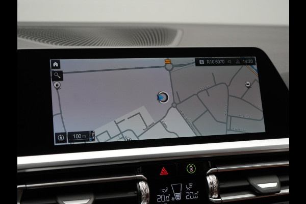 BMW 3 Serie Touring 330e M Sport Plug in Hybrid 293pk Dealer O.H PHEV | Trekhaak Af Fabriek | Laser LED | Head Up | Adaptive Cruise | Apple Carplay | Keyless | Lederen Sportstoelen Verwarmd | Camera | Virtual | Navigatie | DAB | 19"L.M |