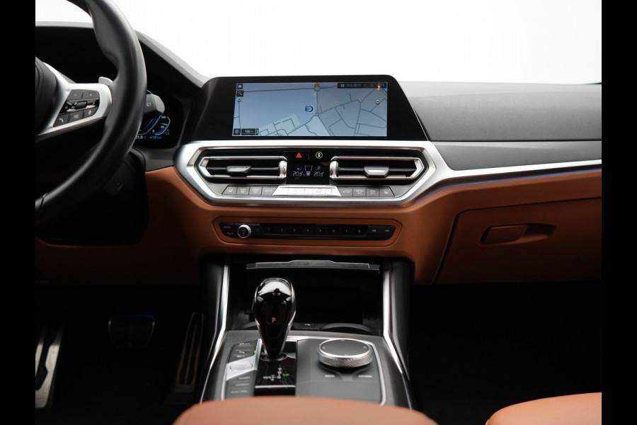 BMW 3 Serie Touring 330e M Sport Plug in Hybrid 293pk Dealer O.H PHEV | Trekhaak Af Fabriek | Laser LED | Head Up | Adaptive Cruise | Apple Carplay | Keyless | Lederen Sportstoelen Verwarmd | Camera | Virtual | Navigatie | DAB | 19"L.M |