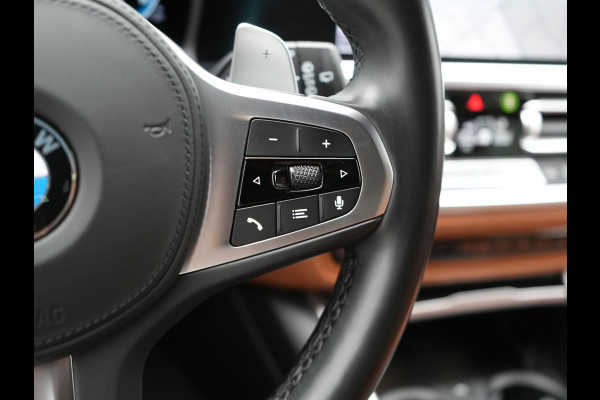 BMW 3 Serie Touring 330e M Sport Plug in Hybrid 293pk Dealer O.H PHEV | Trekhaak Af Fabriek | Laser LED | Head Up | Adaptive Cruise | Apple Carplay | Keyless | Lederen Sportstoelen Verwarmd | Camera | Virtual | Navigatie | DAB | 19"L.M |