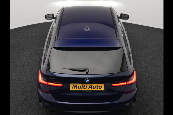 BMW 3 Serie Touring 330e M Sport Plug in Hybrid 293pk Dealer O.H PHEV | Trekhaak Af Fabriek | Laser LED | Head Up | Adaptive Cruise | Apple Carplay | Keyless | Lederen Sportstoelen Verwarmd | Camera | Virtual | Navigatie | DAB | 19"L.M |