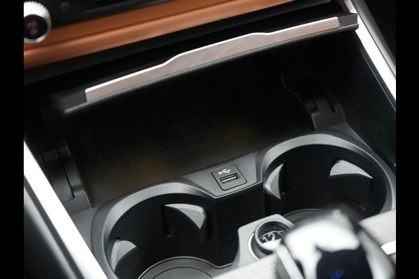 BMW 3 Serie Touring 330e M Sport Plug in Hybrid 293pk Dealer O.H PHEV | Trekhaak Af Fabriek | Laser LED | Head Up | Adaptive Cruise | Apple Carplay | Keyless | Lederen Sportstoelen Verwarmd | Camera | Virtual | Navigatie | DAB | 19"L.M |
