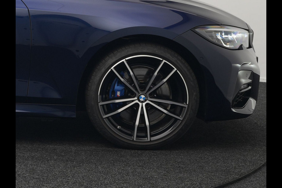 BMW 3 Serie Touring 330e M Sport Plug in Hybrid 293pk Dealer O.H PHEV | Trekhaak Af Fabriek | Laser LED | Head Up | Adaptive Cruise | Apple Carplay | Keyless | Lederen Sportstoelen Verwarmd | Camera | Virtual | Navigatie | DAB | 19"L.M |