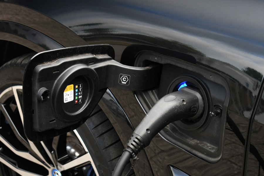 BMW X5 xDrive50e M-Sport Pro Pano Comf-zetels H/K HUD 360 22-inch BTW-AUTO!