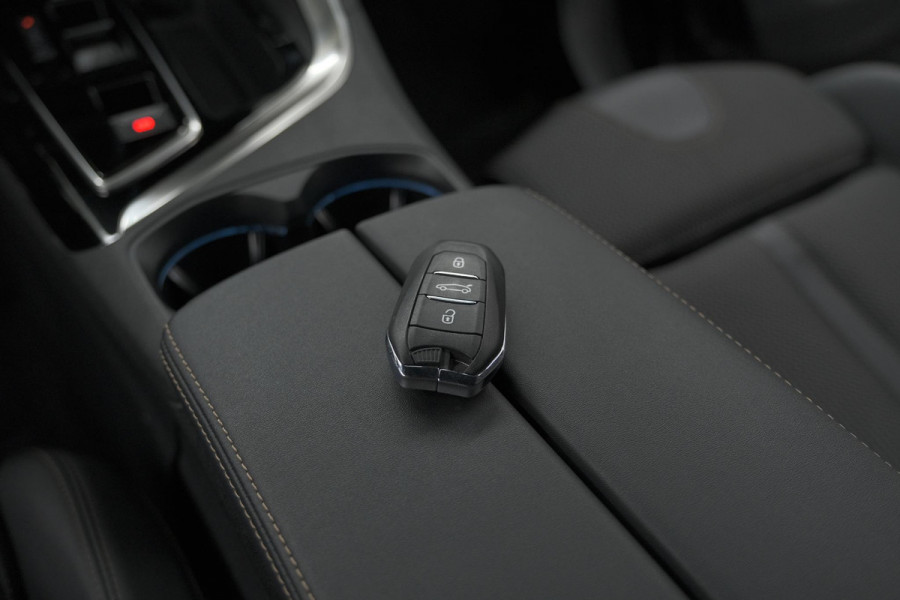Peugeot 3008 1.2 Hybrid 136 GT | 360 Camera | Adaptieve Cruise Control | Elektronische Kofferklep | Navigatie