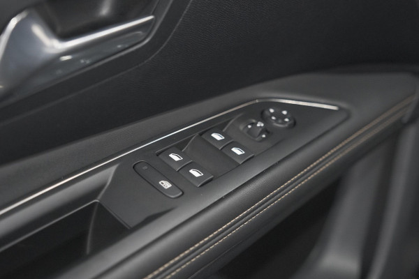 Peugeot 3008 1.2 Hybrid 136 GT | 360 Camera | Adaptieve Cruise Control | Elektronische Kofferklep | Navigatie