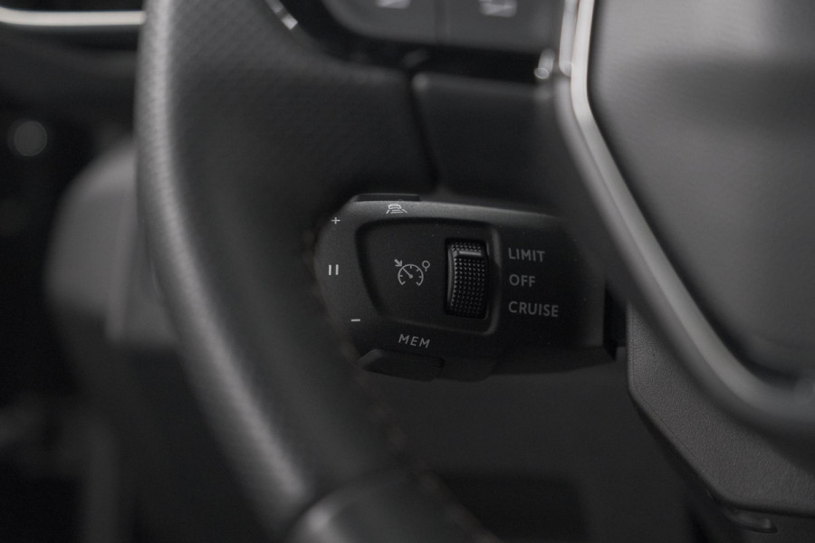 Peugeot 3008 1.2 Hybrid 136 GT | 360 Camera | Adaptieve Cruise Control | Elektronische Kofferklep | Navigatie
