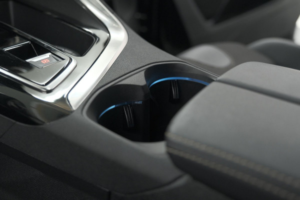Peugeot 3008 1.2 Hybrid 136 GT | 360 Camera | Adaptieve Cruise Control | Elektronische Kofferklep | Navigatie
