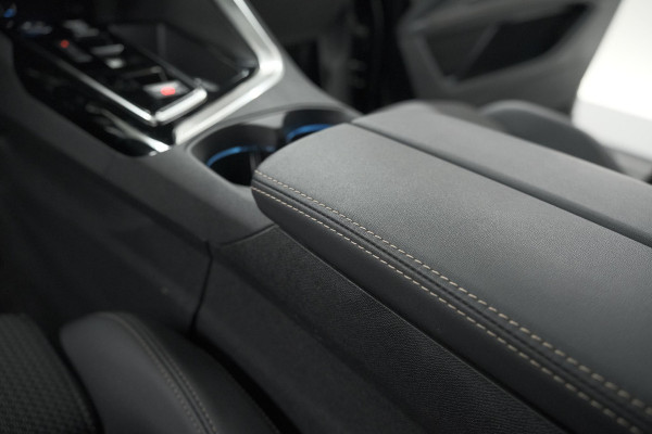 Peugeot 3008 1.2 Hybrid 136 GT | 360 Camera | Adaptieve Cruise Control | Elektronische Kofferklep | Navigatie