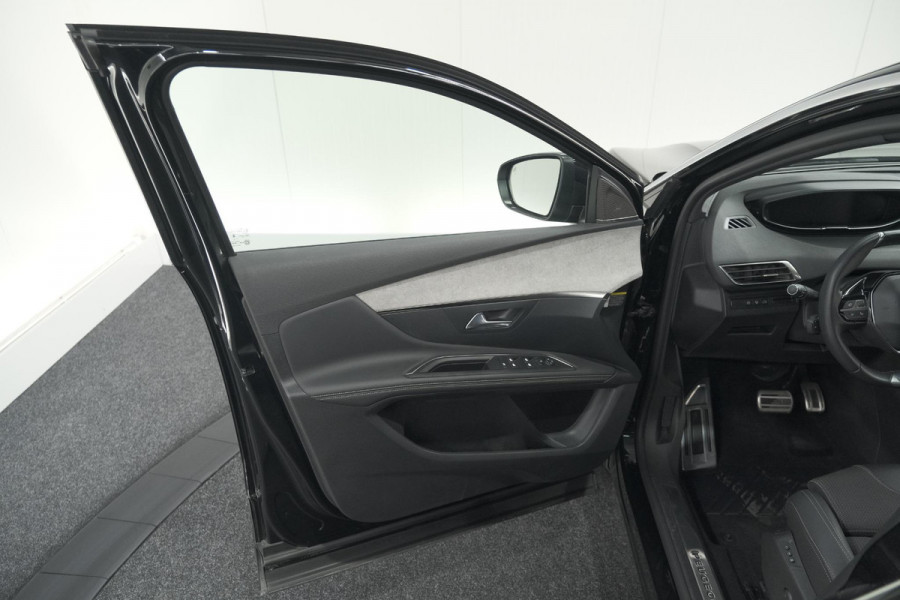 Peugeot 3008 1.2 Hybrid 136 GT | 360 Camera | Adaptieve Cruise Control | Elektronische Kofferklep | Navigatie
