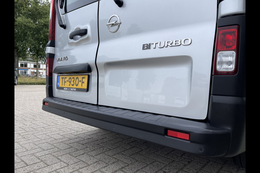 Opel Vivaro Combi 1.6 CDTI 125pk L2H1 BiTurbo ecoFLEX / 9 persoons / vaste prijs rijklaar € 21.950 incl btw bpm / euro 6 diesel / isofix / airco / cruise / navigatie / zilver metallic