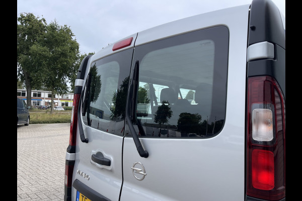 Opel Vivaro Combi 1.6 CDTI 125pk L2H1 BiTurbo ecoFLEX / 9 persoons / vaste prijs rijklaar € 21.950 incl btw bpm / euro 6 diesel / isofix / airco / cruise / navigatie / zilver metallic