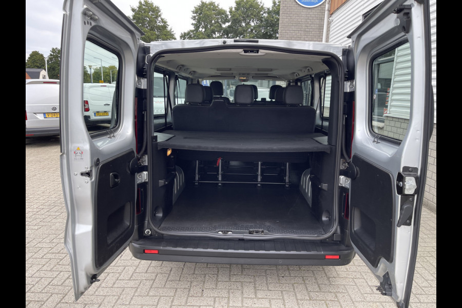 Opel Vivaro Combi 1.6 CDTI 125pk L2H1 BiTurbo ecoFLEX / 9 persoons / vaste prijs rijklaar € 21.950 incl btw bpm / euro 6 diesel / isofix / airco / cruise / navigatie / zilver metallic