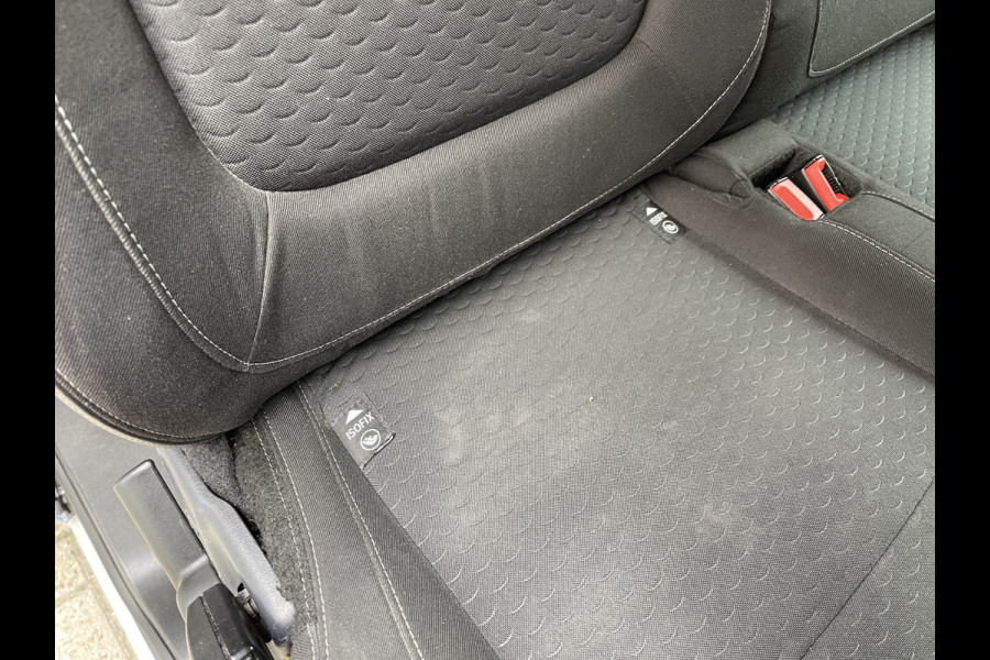 Opel Vivaro Combi 1.6 CDTI 125pk L2H1 BiTurbo ecoFLEX / 9 persoons / vaste prijs rijklaar € 21.950 incl btw bpm / euro 6 diesel / isofix / airco / cruise / navigatie / zilver metallic
