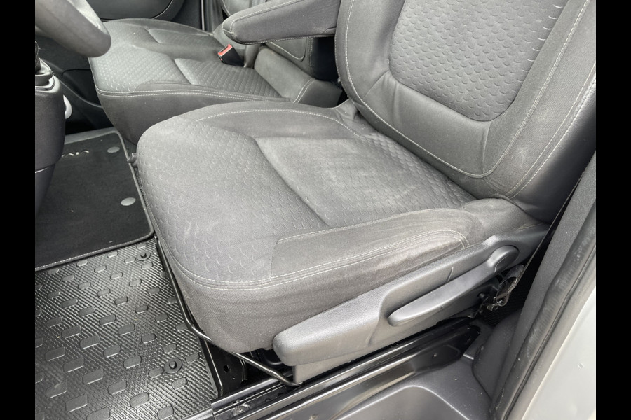 Opel Vivaro Combi 1.6 CDTI 125pk L2H1 BiTurbo ecoFLEX / 9 persoons / vaste prijs rijklaar € 21.950 incl btw bpm / euro 6 diesel / isofix / airco / cruise / navigatie / zilver metallic