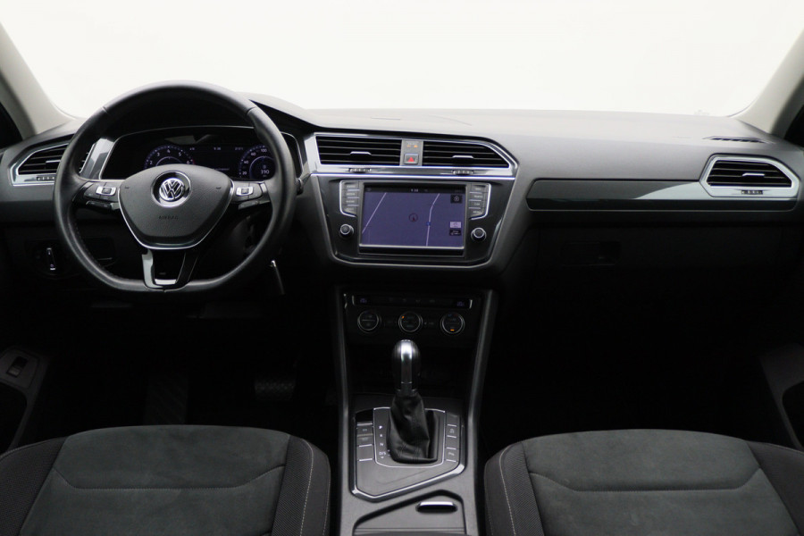 Volkswagen Tiguan 1.4 TSI ACT Highline R-Line Virtual Cockpit, ACC, Apple Carplay, Camera, DAB, Trekhaak, 19"
