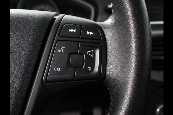 Volvo V40 1.5 T2 Momentum Airco Navigatie Parkeersensoren Radio Lichtmetalen velgen Elektrische ramen Bluetooth